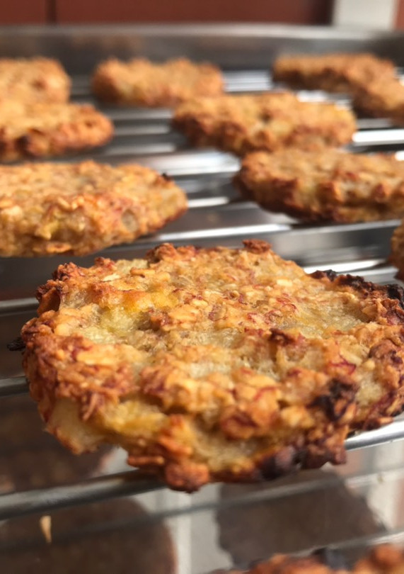 Una foto de Galletas de pera, plátano y avena - sin azúcar