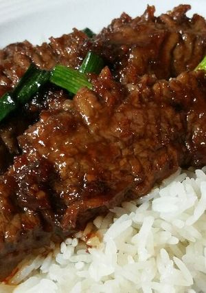 A picture of Mongolian Beef.