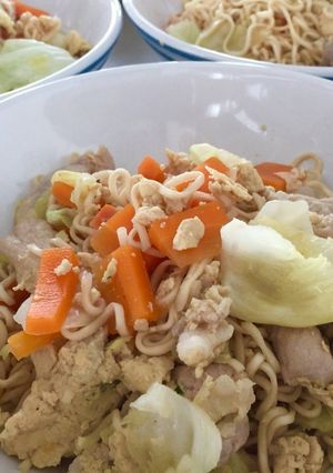 รูปของ ผัดมาม่า
