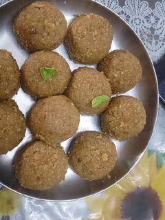 ચૂરમા ના લાડુ (Churma Ladoo Recipe In Gujarati) રેસીપી મુખ્ય ફોટો