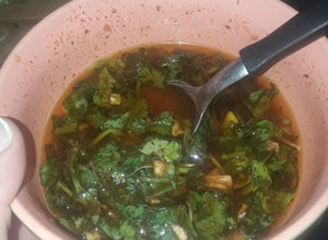 Una foto de Chimichurri casero para pizza, asado, solomillo de cerdo, ETC