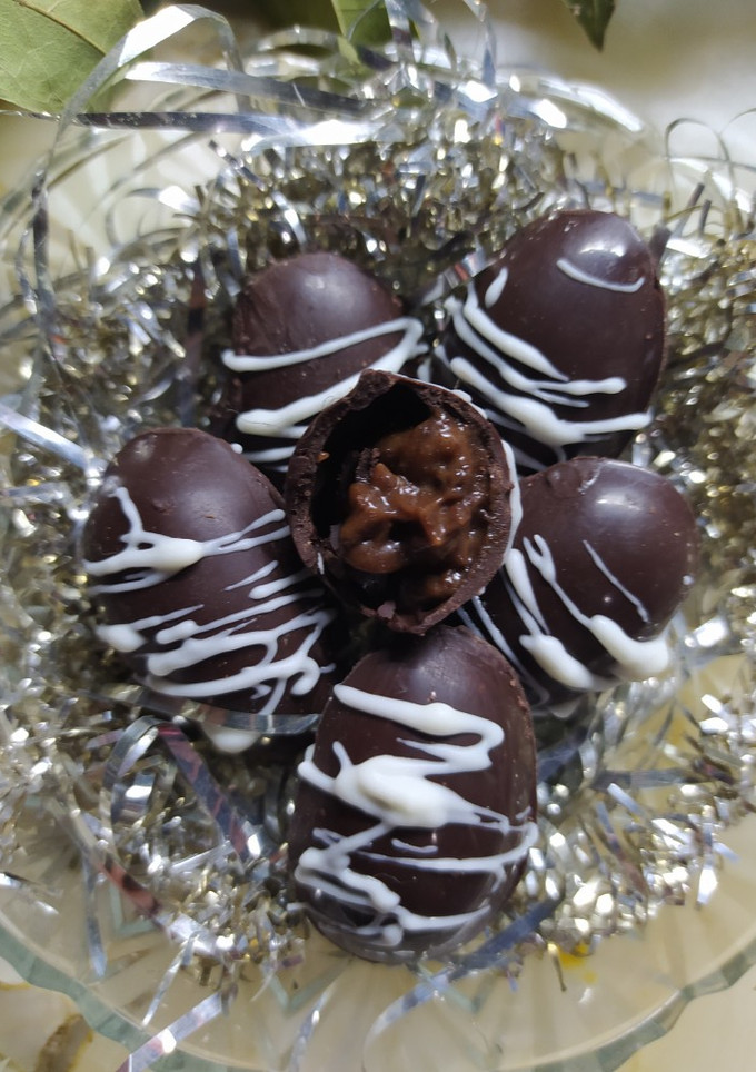 Una foto de Huevos de Pascua Mini Rellenos