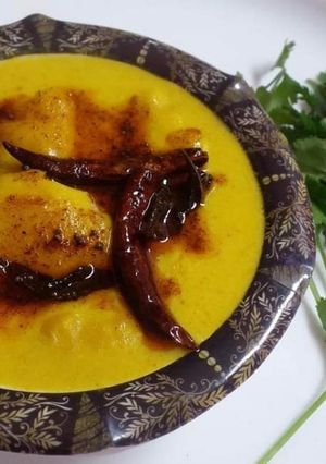 दही बेसन कढ़ी (Dahi besan kadhi recipe in Hindi) रेसिपी मुख्य फोटो