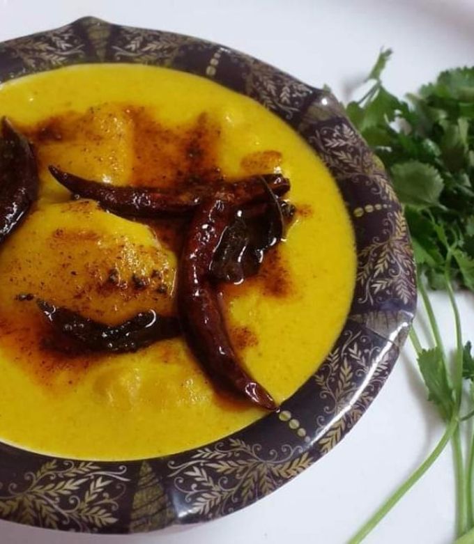 दही बेसन कढ़ी (Dahi besan kadhi recipe in Hindi) रेसिपी मुख्य फोटो