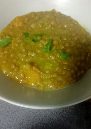 Una foto de 🍲Lentejas con calabaza y especias🎃