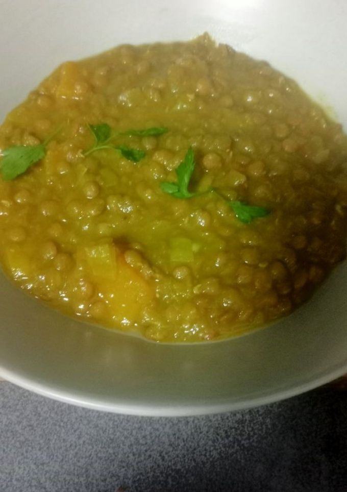Una foto de 🍲Lentejas con calabaza y especias🎃