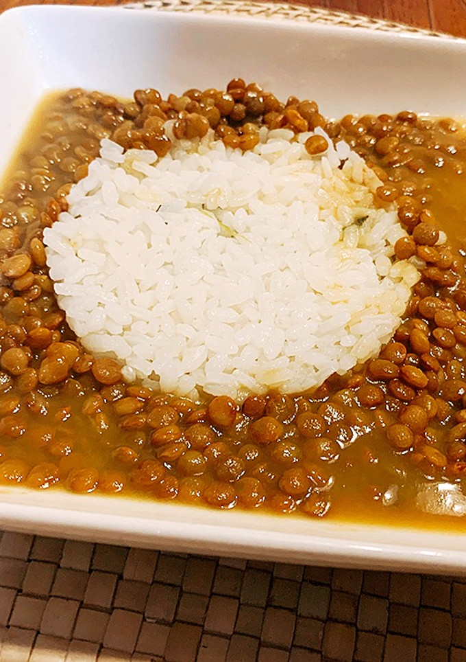 Una foto de Lentejas con arroz
