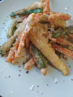 Una foto de Verduras en tempura con harina de castañas