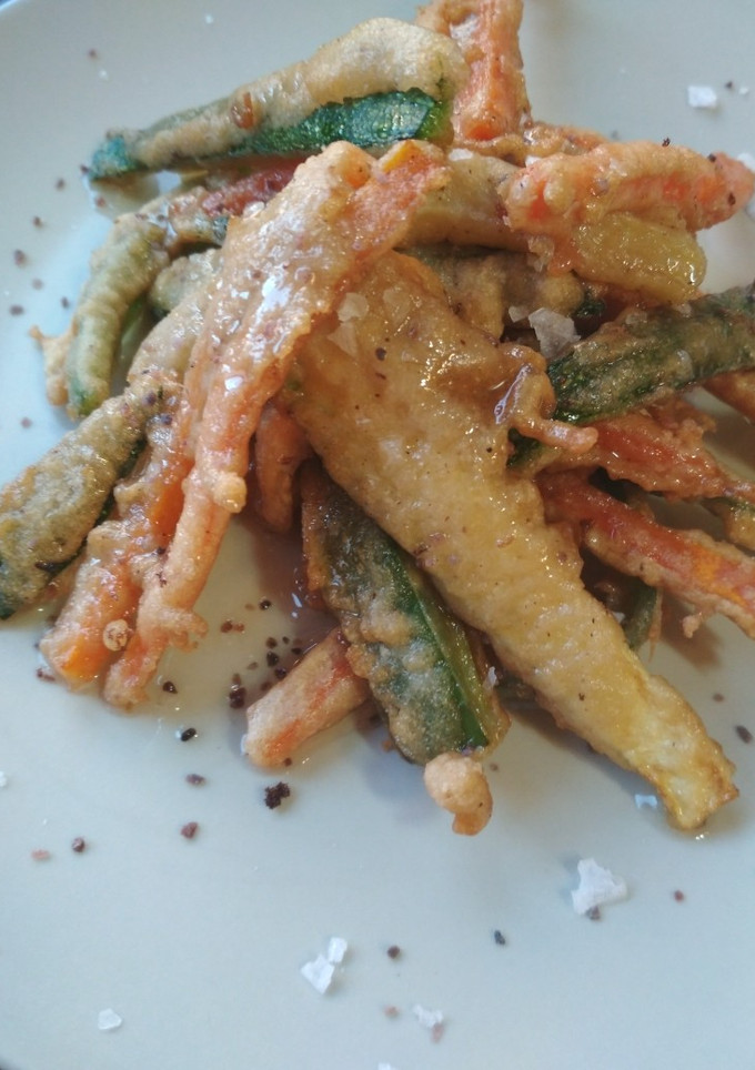 Una foto de Verduras en tempura con harina de castañas