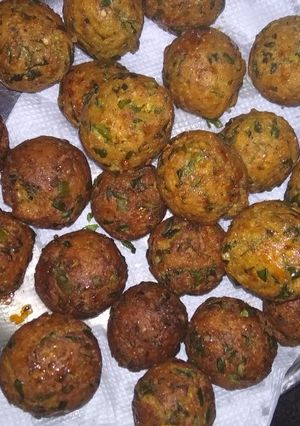 A picture of Fried Methi Muthiya kofta.