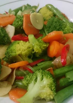 Foto resep Tumis brokoli buncis wortel