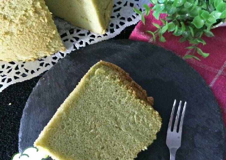 Pandan Chiffon Cake
