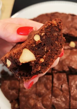 Une photo de Brownie Choco Noisettes et Noix du Brésil
