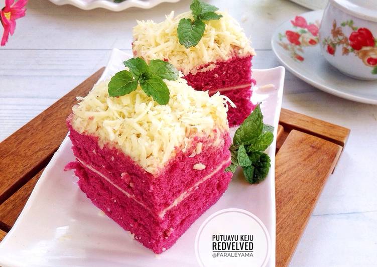 Putu Ayu Keju (red velved)