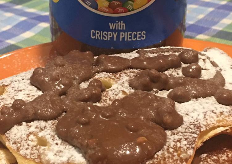 Recetta di Veloce Pancake con crema al cioccolato m&amp;m’s con crispy pieces