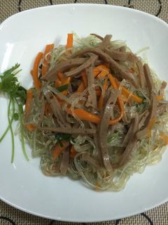 Hình của món Miến xào giò chả.