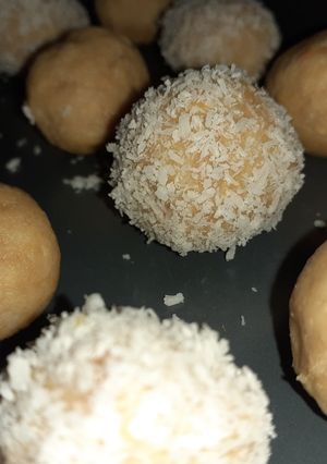 Mogyoróvajas golyók gyorsan, sütés nélkül recept fotója