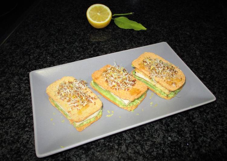 Mini sándwich con guacamole y tofu a las hierbas - veggie