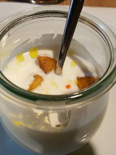 Una foto de Crema de espárragos con yogur