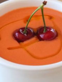 Una foto de Gazpacho de cerezas