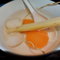A picture of Chinese sugar cane and imperatae drink 竹蔗茅根水.