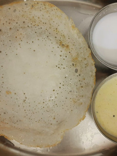 ஆப்பம் தேங்காய் பால் (Aappam thenkai paal recipe in tamil) செய்முறை முக்கிய புகைப்படம்