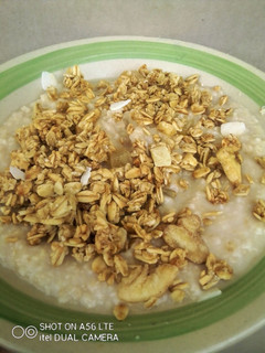 A picture of Granola Oat Pudding.