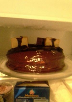 Foto principal de Torta de vainilla cubierta con chocolate!