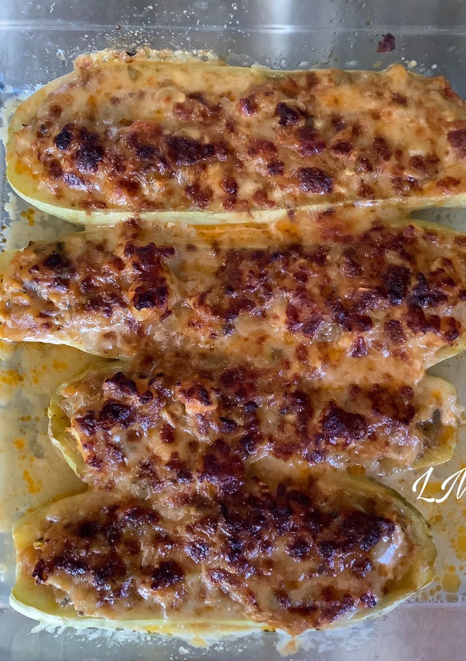Una foto de Calabacines rellenos de pollo en Mambo