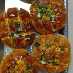 A picture of Peri Peri Cheesy Bun.