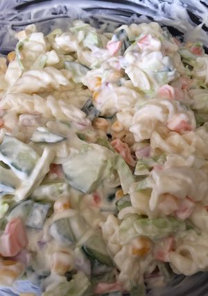 A picture of White pasta with salad n mayonnaise.