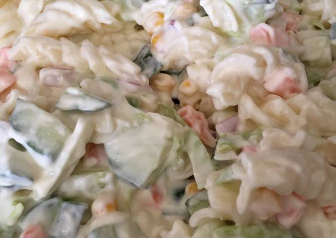 White pasta with salad n mayonnaise