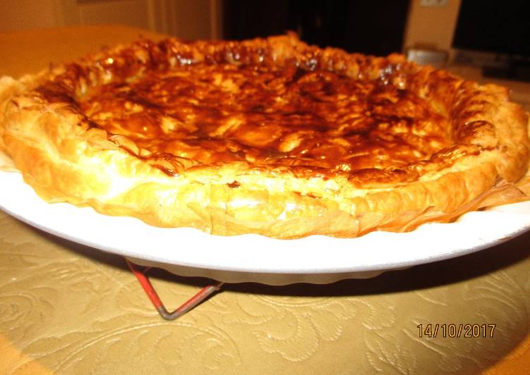 Torta radicchio rosso, speck e porro