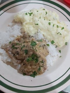 Una foto de Lomo en salsa de pimienta