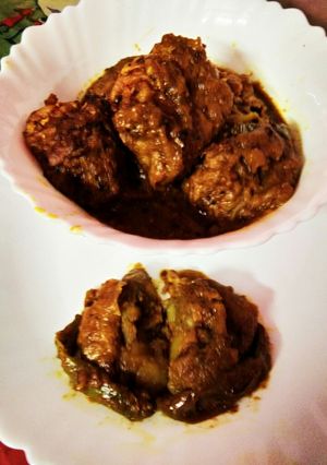 A picture of Stuffed papad with hing potato.