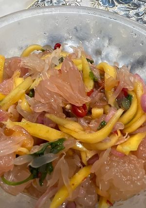 Foto resep Salad mangga dan jeruk bali seger asem manis penambah selera makan 😍❤️