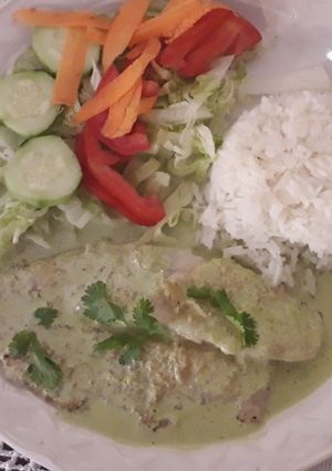 Una foto de Filete de pescado en crema de cilantro