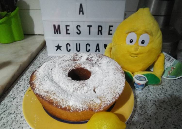 Bolo de iogurte e limão