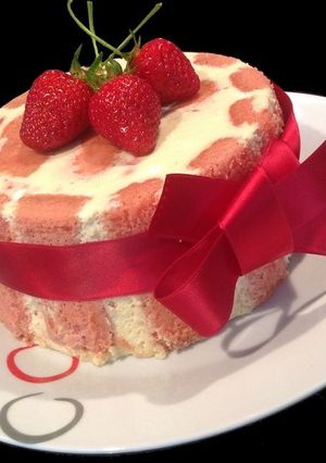 Une photo de Charlotte aux fraises crème bavaroise