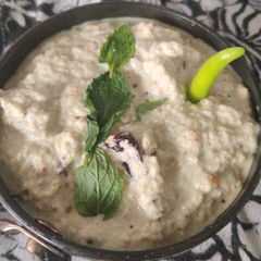 A picture of White coconut chutney.