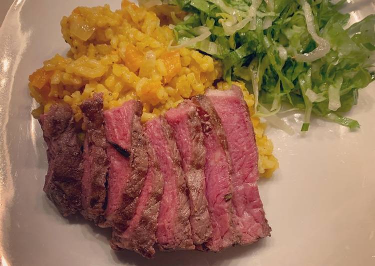 Recipe of Award-winning Rumpsteak mit Kürbisrisotto und Endiviensalat