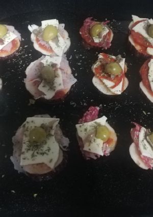 Una foto de Mini pizzas de berenjena