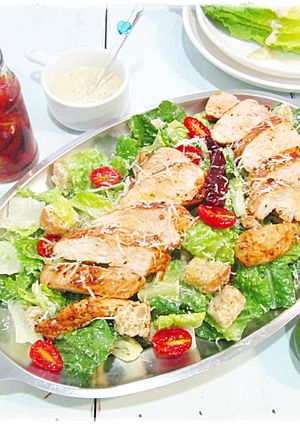 雞肉凱薩沙拉(清爽醬汁+水嫩食材版) 的食譜成品照片