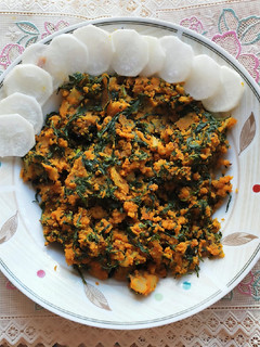 મૂળા અને ભાજી નું ખારીયુ (Mooli Bhaji Khariyu Recipe In Gujarati) રેસીપી મુખ્ય ફોટો