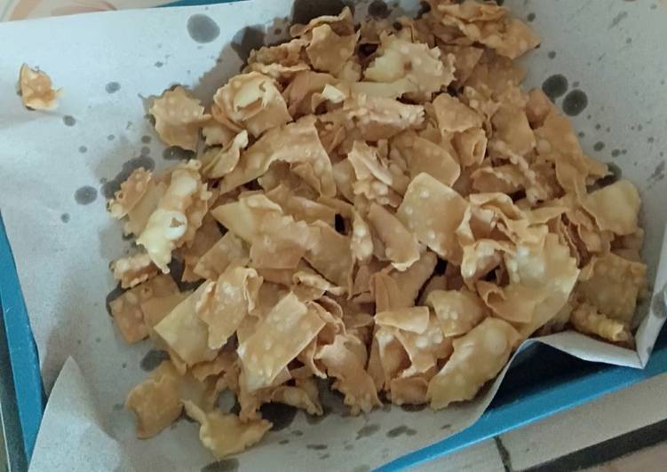 Krupuk pangsit gurih renyah