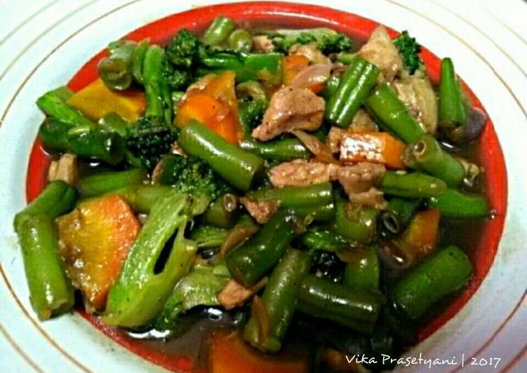 Resep Tumis Ayam dan Sayuran (Bumbu Lada Hitam) yang Lezat Sekali