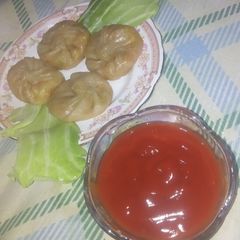 A picture of Momos.