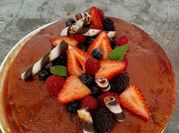 Una foto de flan de frambuesas