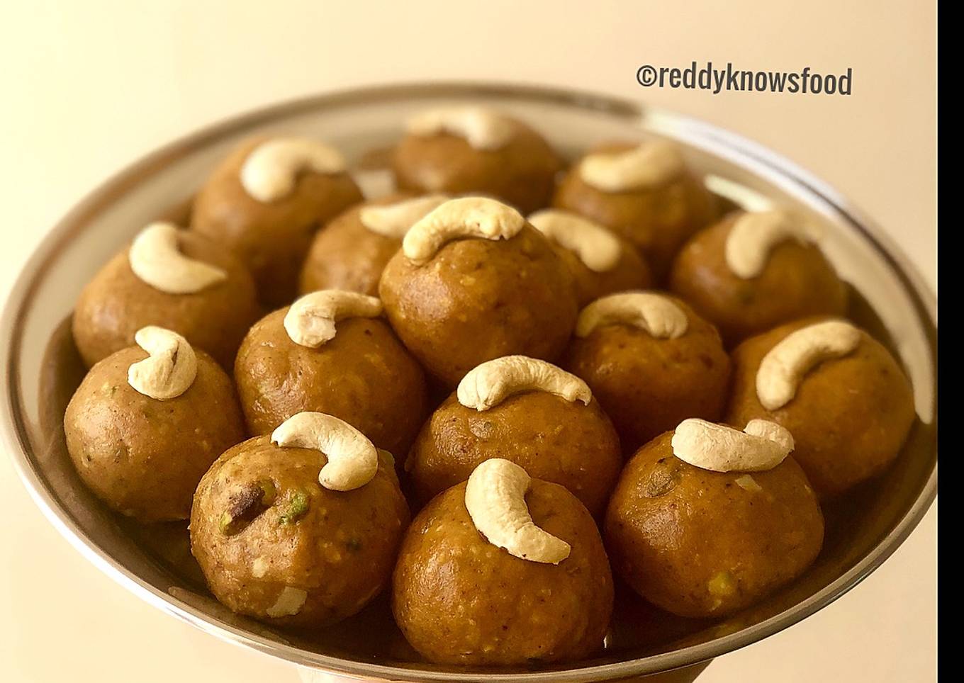 Dry fruits Besan Laddoos