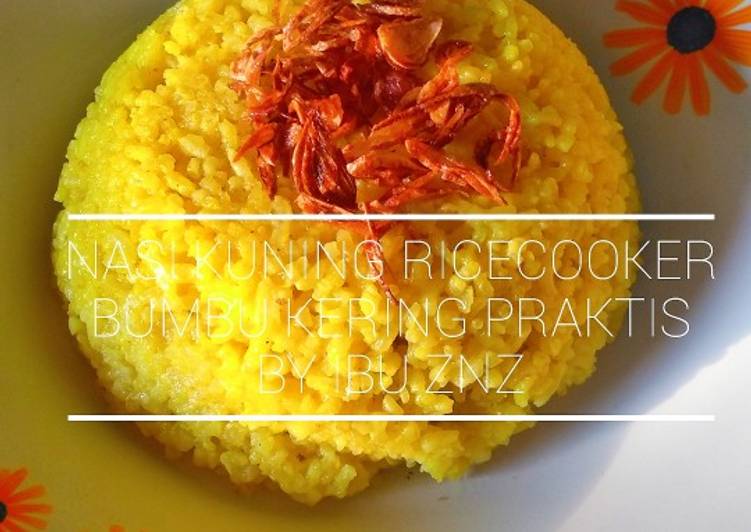 Resep Nasi Kuning Ricecooker Bumbu Kering Praktis yang Enak Banget